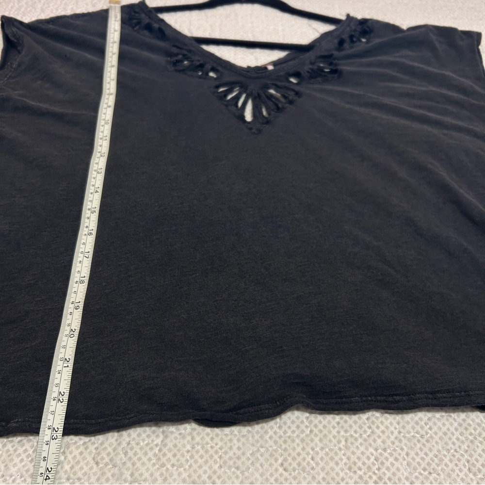 Free People Cut Out Black/Gray Eyelet V-Neck Tee - Picture 7 of 7